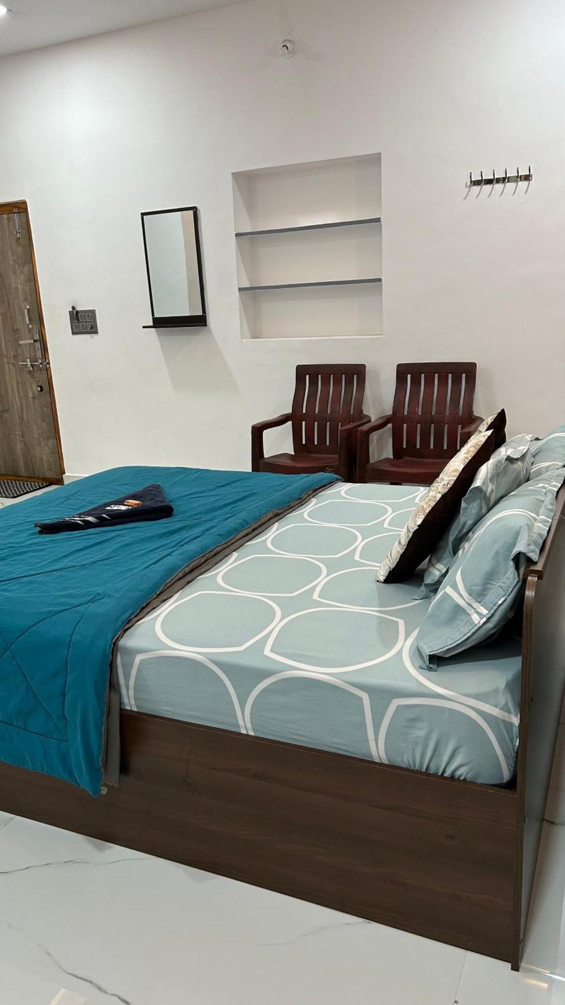 Raj Homestay Хампи Екстериор снимка