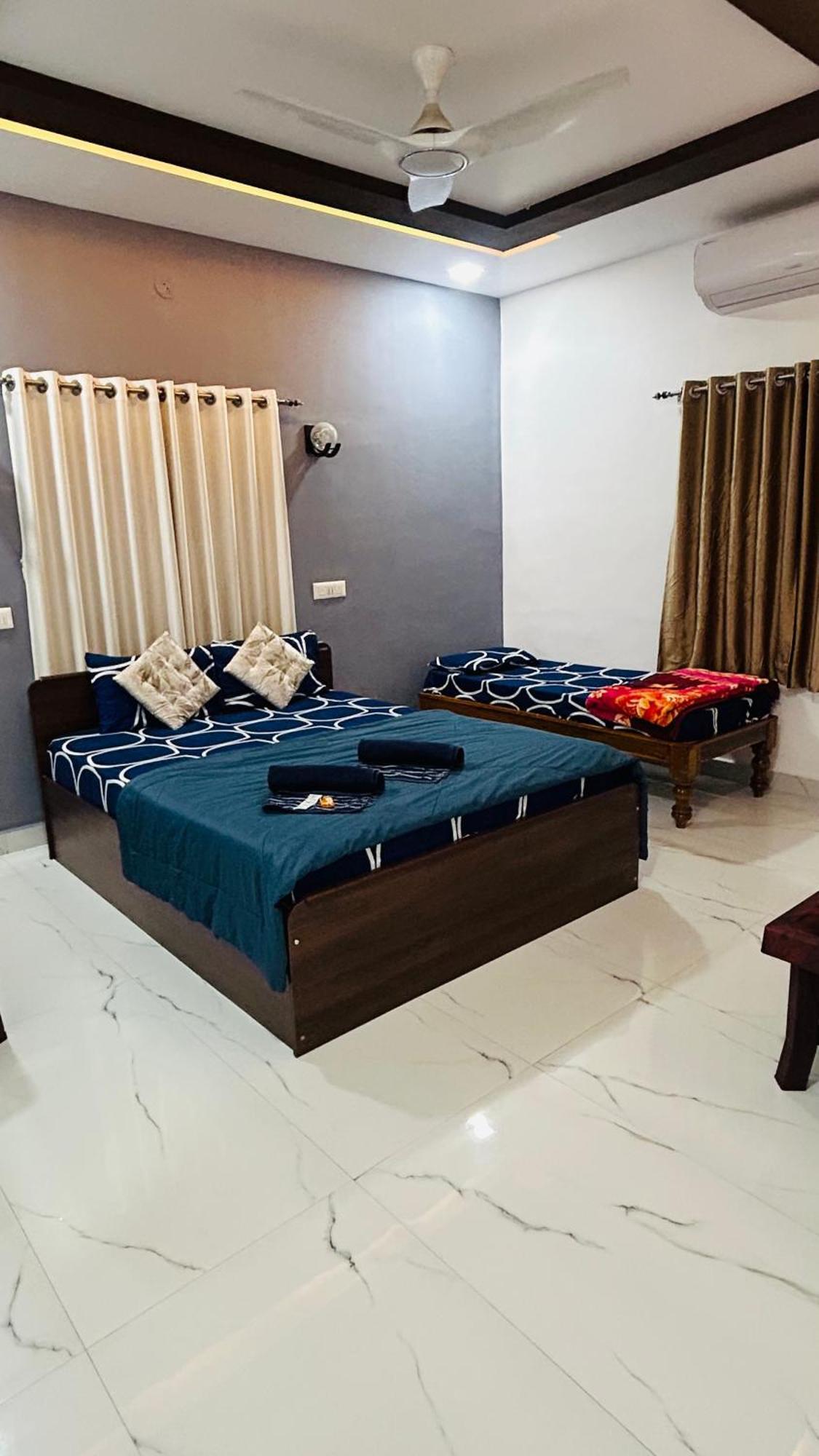 Raj Homestay Хампи Екстериор снимка